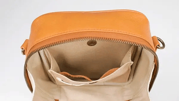 Geantă crossbody din piele *RFID ( siguranta suplimentară pentru carduri sau date personale )